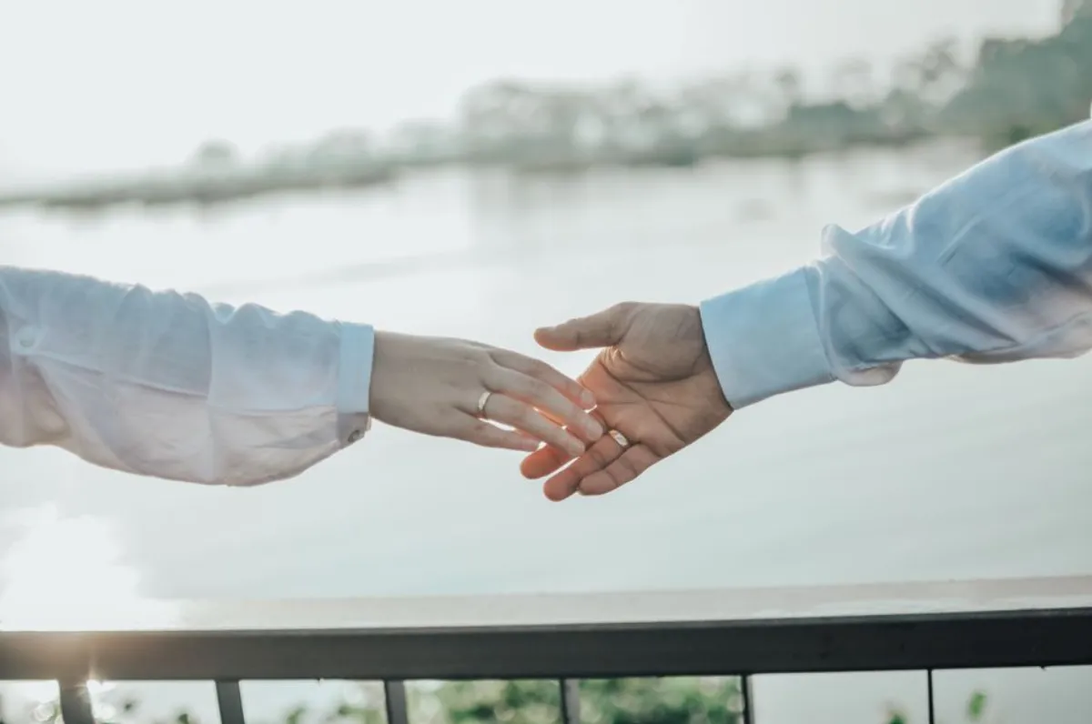 couple hands